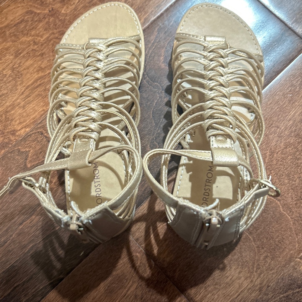 Nordstrom Rack Size: 2